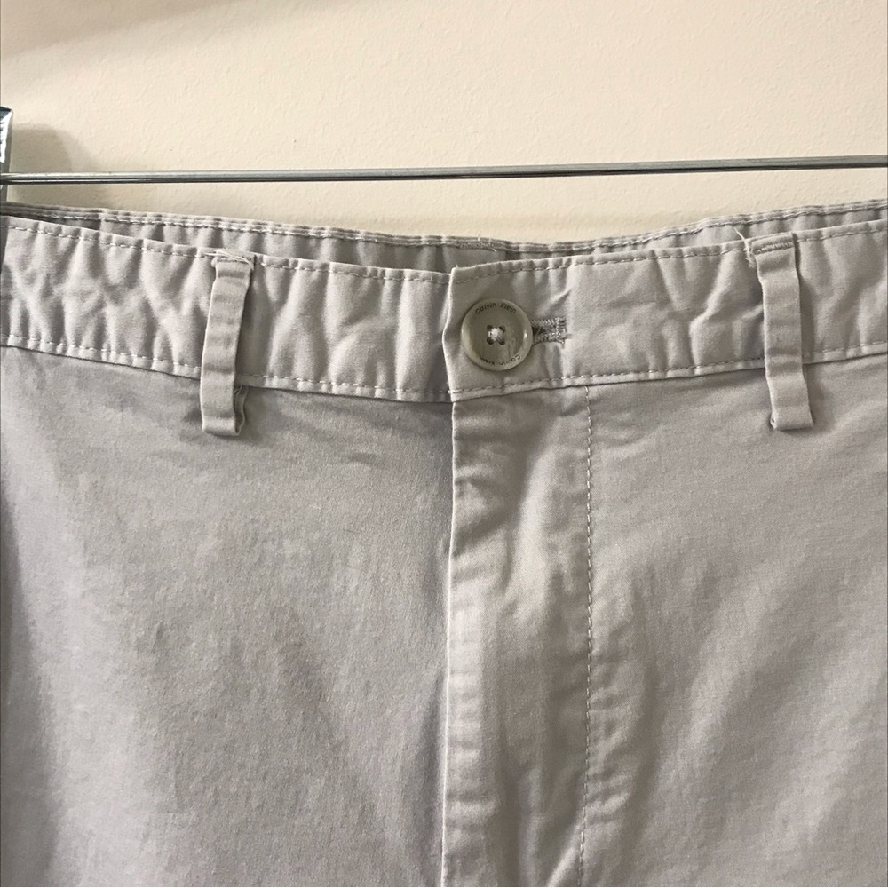 Calvin Klein Gray Slim Fit Shorts - Size 34 - Picture 2 of 8